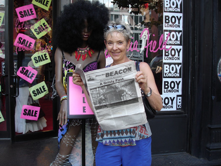 Rosalinde Comptom is peekin' at the Beacon in Soho, NYC